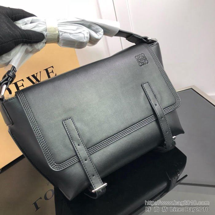 LOEWE羅意威 專櫃同步 Military Messenger 經典百搭信使包 男女同款 0168  jdl1142